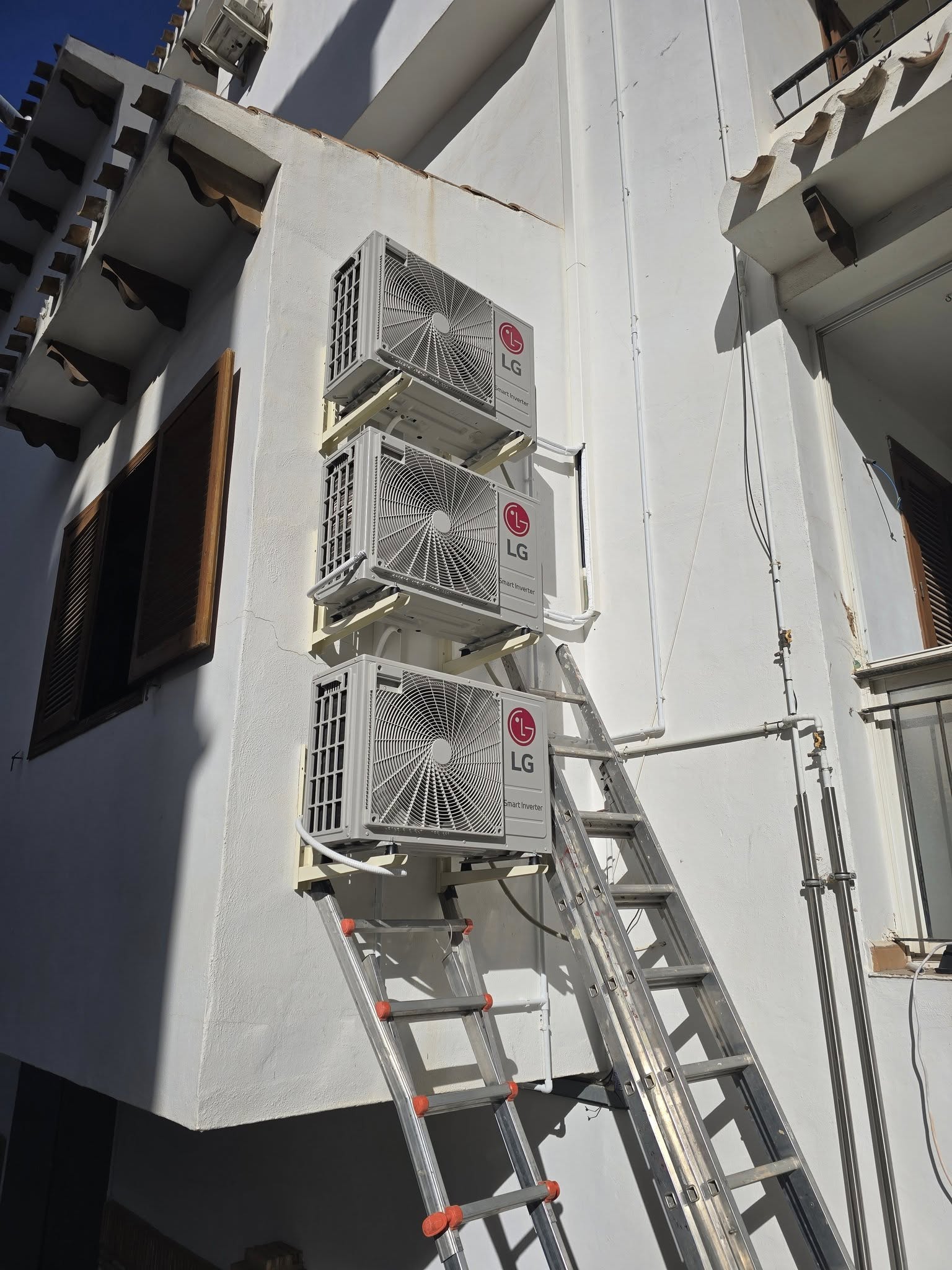Multi-Stage Air Conditioning Installation – Costa Blanca